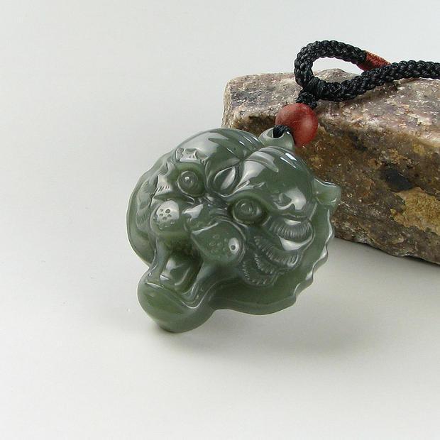 Hetian Jade Lion-Shaped Pendant